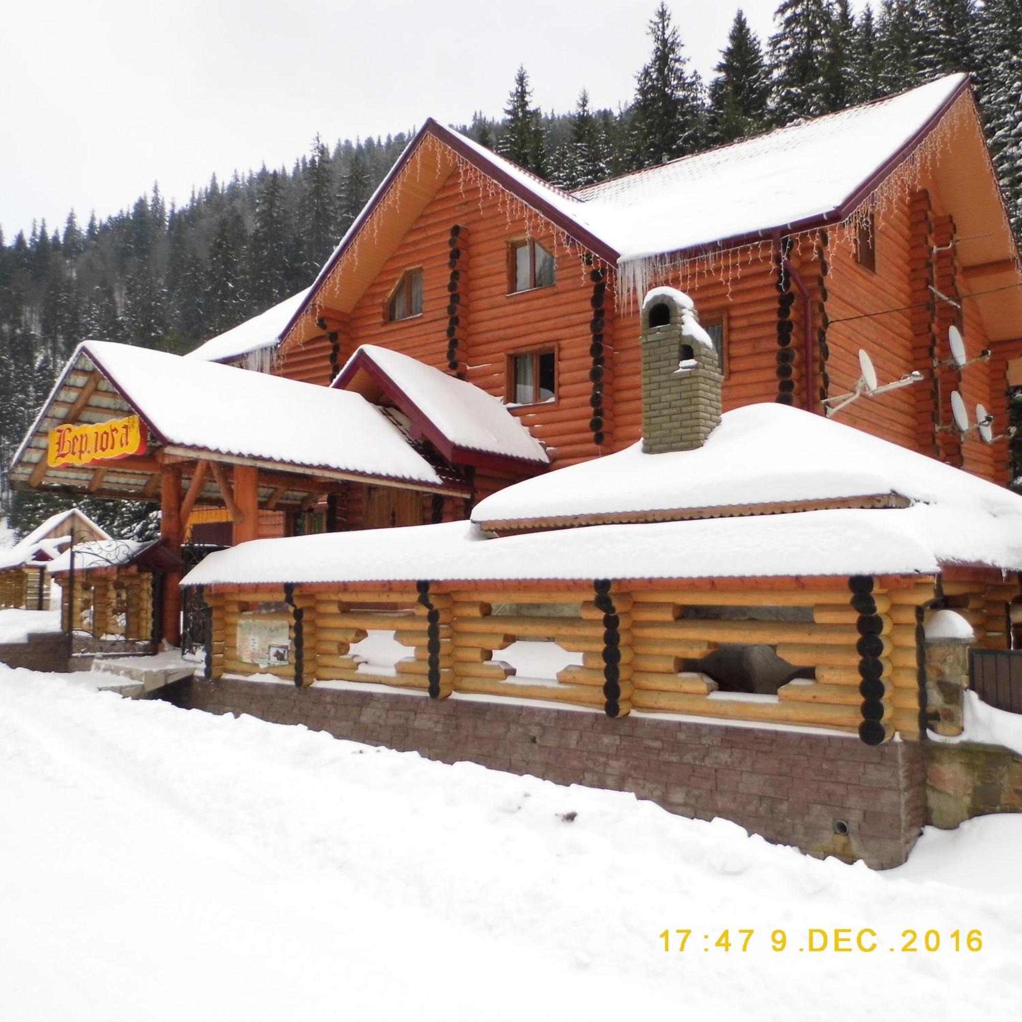 Hotel Berloga-Sinevir Synevyrsʼka Polyana Exterior foto